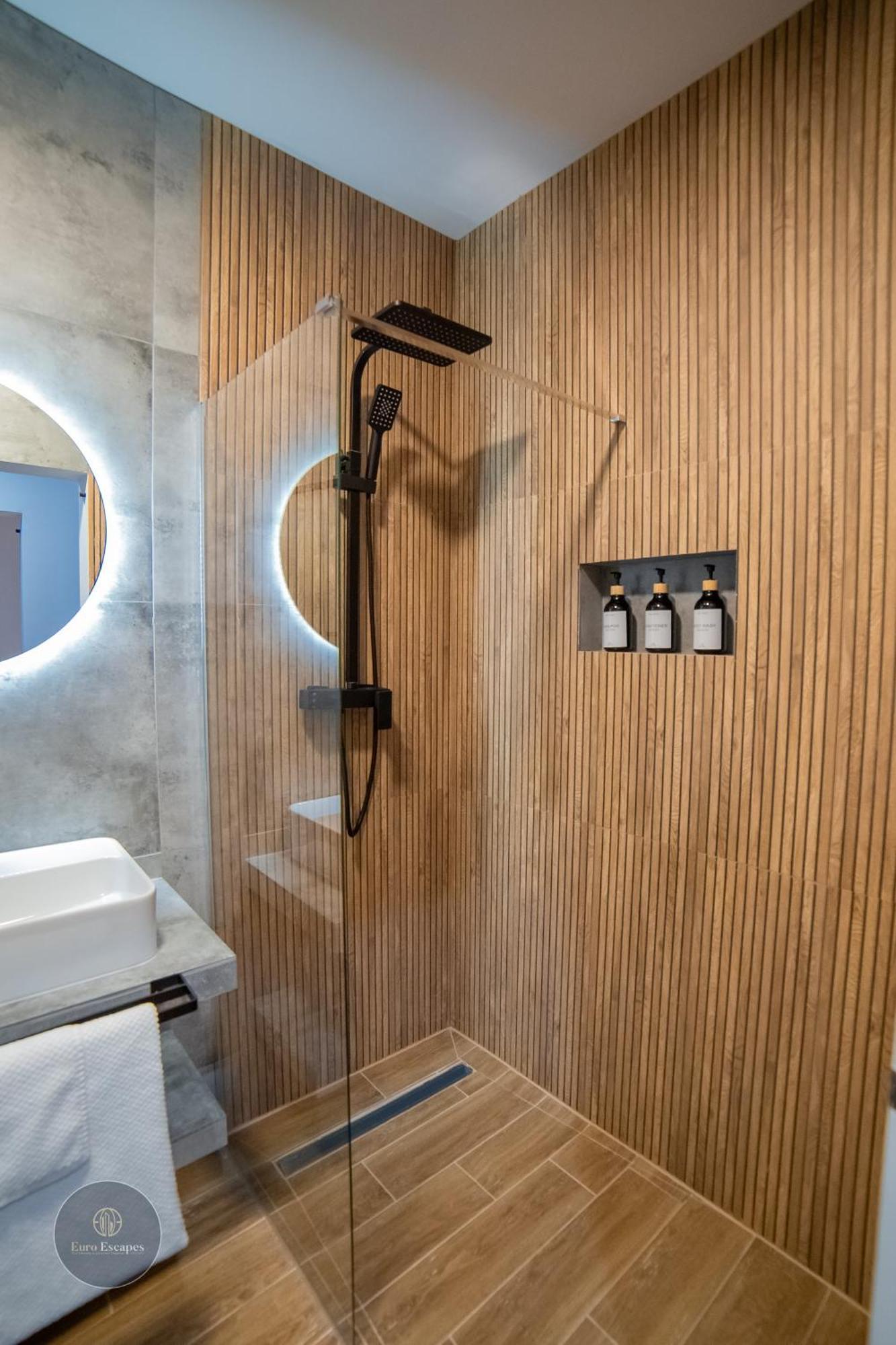Luxury 2bedrooms 2 Bath Sleeps 4 Near Promenada Mall With Wifi Apartament Bucureşti