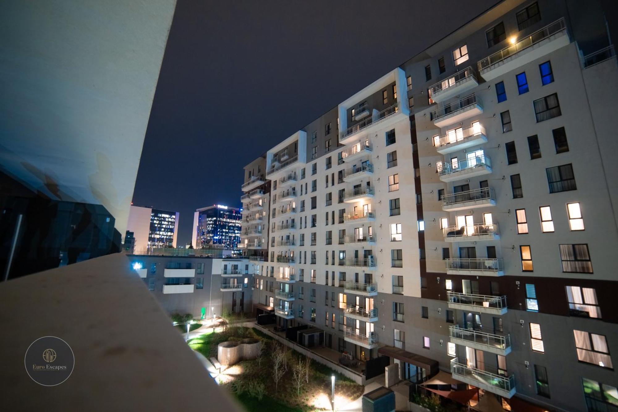Luxury 2bedrooms 2 Bath Sleeps 4 Near Promenada Mall With Wifi